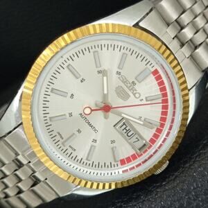 Vintage 1977 Seiko Automatic Mens Silver Watch W/daydate & Red accents